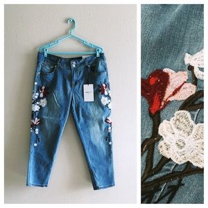 NWT Jeans Boho Embroidered Plus Size Denim Cropped